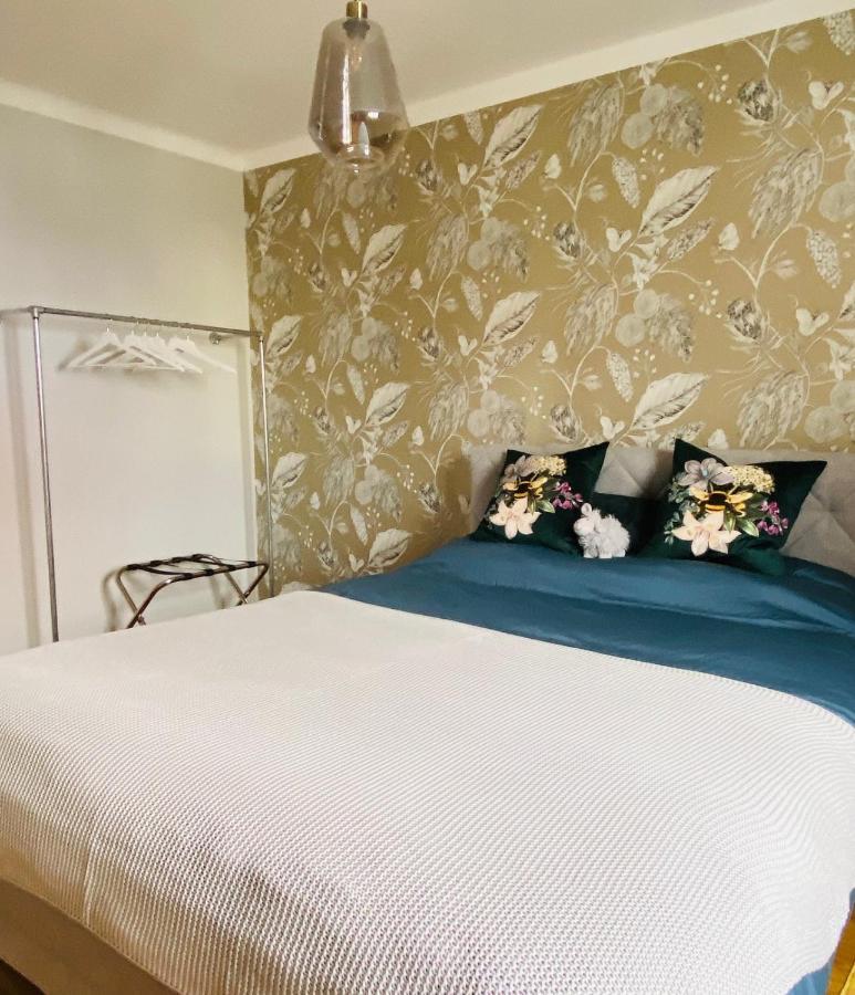 Vintner Suites Neustadt an der Weinstraße Esterno foto